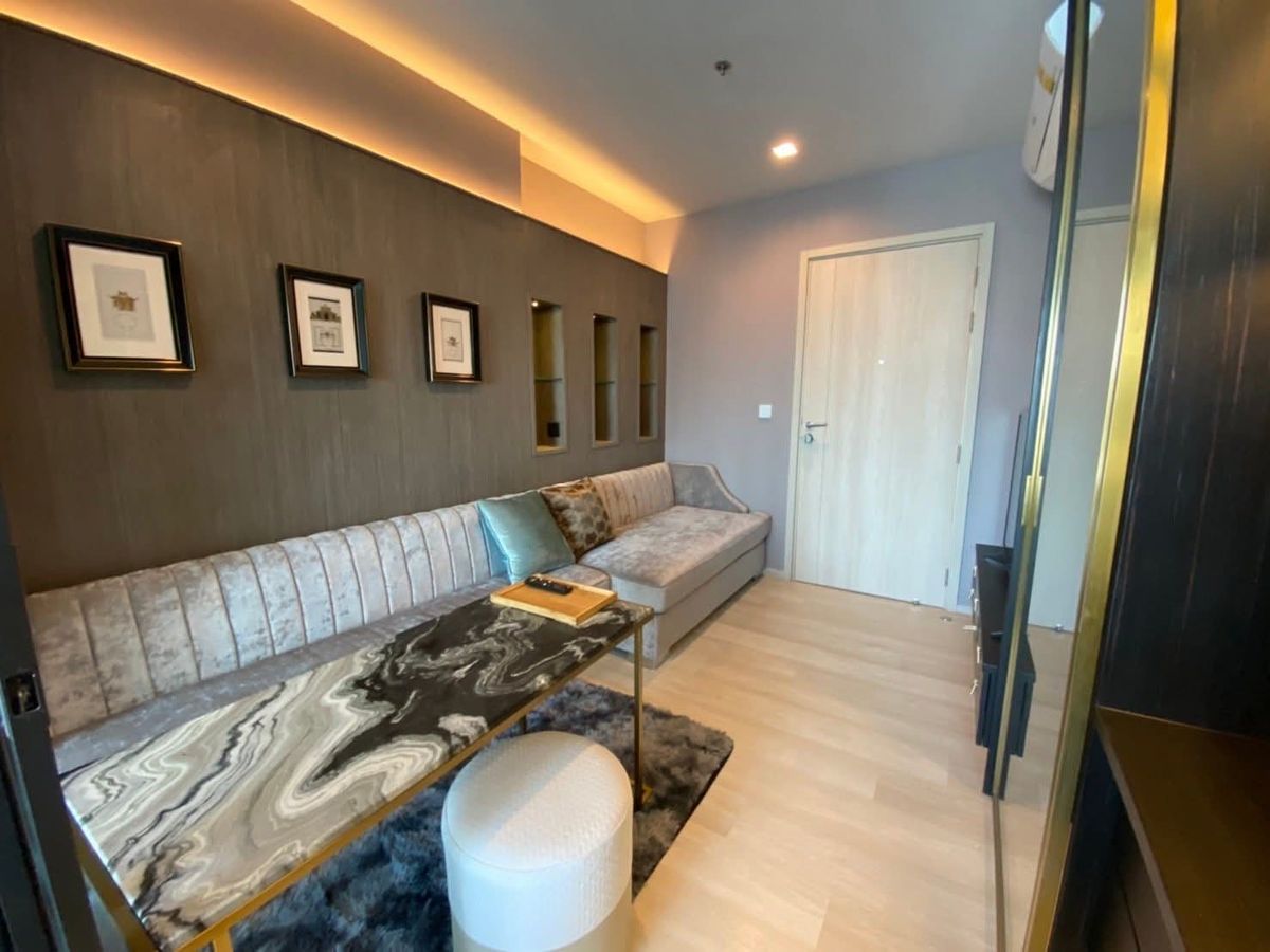 ให้เช่าคอนโดวิทยุ ชิดลม หลังสวน : ให้เช่า life one wirless 1 bed Plus
ชั้น 40 ขนาด 35 ตรม.