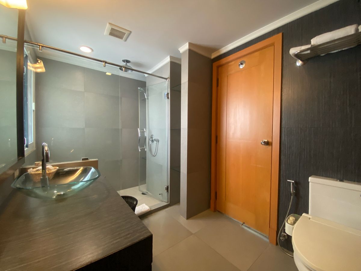 ให้เช่าคอนโดสุขุมวิท อโศก ทองหล่อ : ✨ ให้เช่า คอนโดสไตล์เรียบหรู 3 ห้องนอน Duplex ใจกลางสุขุมวิท เฟอร์ครบ ใกล้ BTS พร้อมพงษ์ พร้อมเข้าอยู่ทันที!