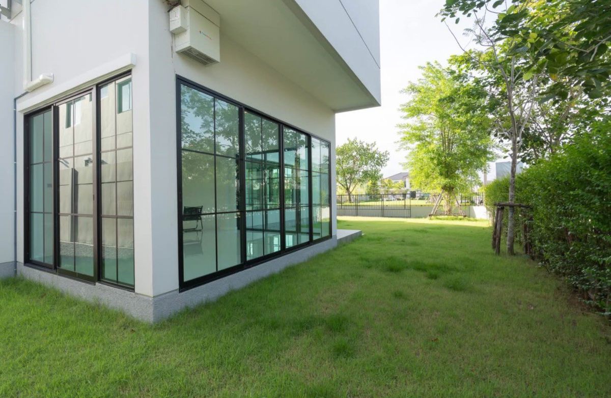 For SaleHousePhutthamonthon, Salaya : ♕ Modern French Style ♕ 2 -story detached house | 107.70 sq.m., living space 354.00 sq.m. | 4 bedrooms, 5 bathrooms, parking space | Near Kanchanaphisek Road, Thonburi Market, Sanam Luang 2 km. 
 
