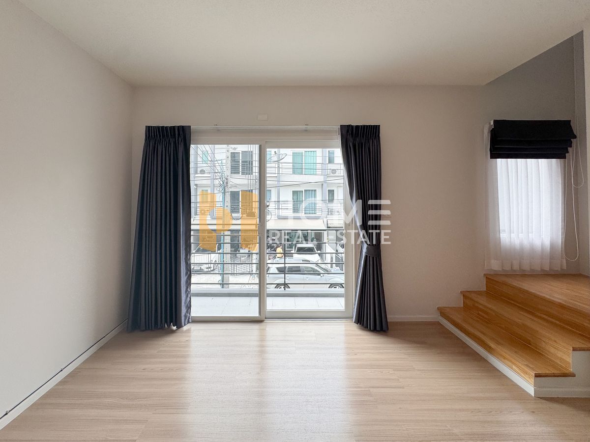 ขายทาวน์โฮมลาดกระบัง สุวรรณภูมิ : ขายด่วน ราคาดีที่สุดในโครงการ 🔥 บ้านกลางเมือง สวนหลวง / 3 ห้องนอน (ขาย), Baan Klang Muang Suanluang / 3 Bedrooms (FOR SALE) FON093