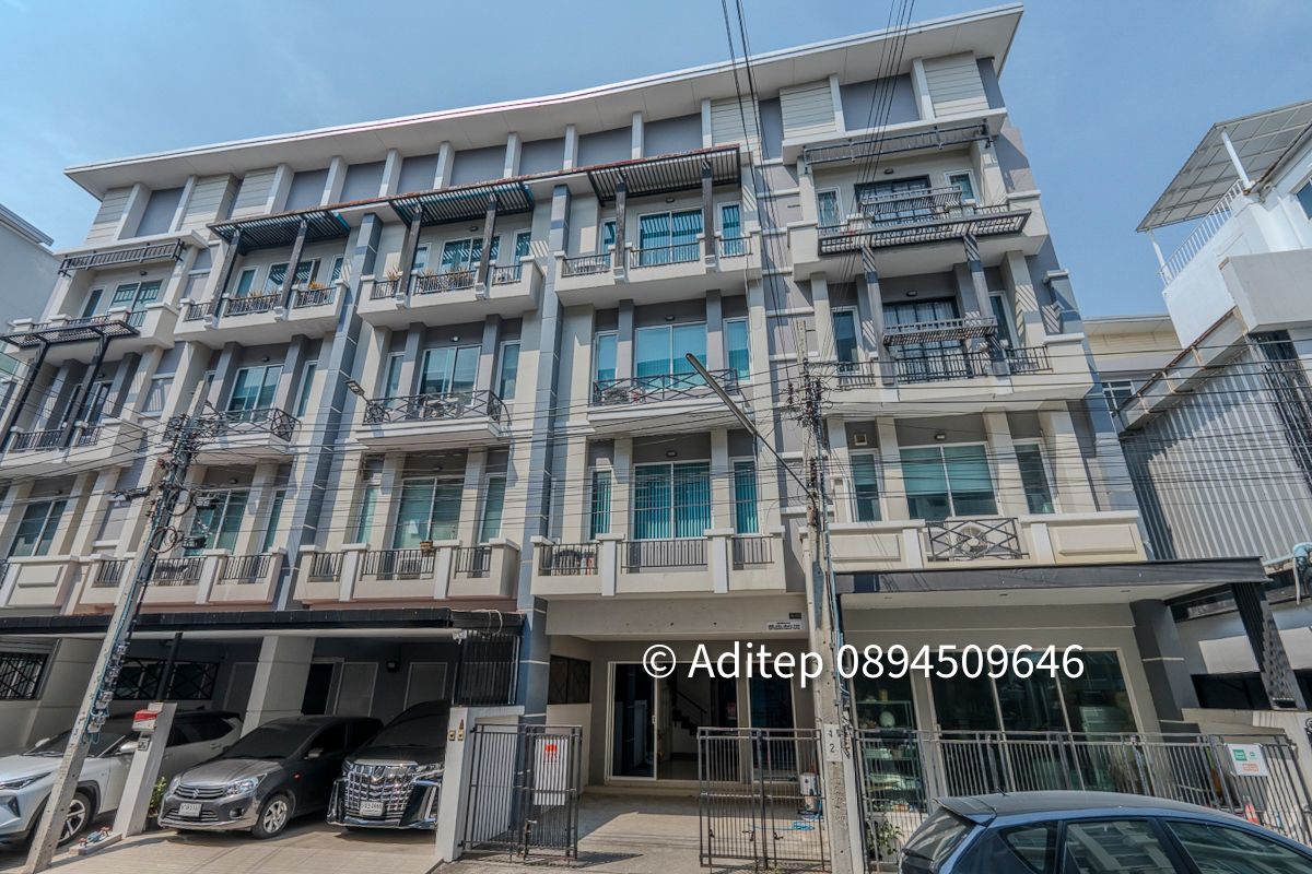 โฮมออฟฟิศลาดกระบัง สุวรรณภูมิ : ขาย/ให้เช่า โฮมออฟฟิส 4 ชั้น RK BIZ Center ติดถนนมอเตอร์เวย์ ใกล้สนามบินสุวรรณภูมิ ขนาด 21 ตรว. 2 ห้องนอน 4 ห้องน้ำ เดินทางสะดวกสบาย เหมาะสำหรับทำธุรกิจและอยู่อาศัย