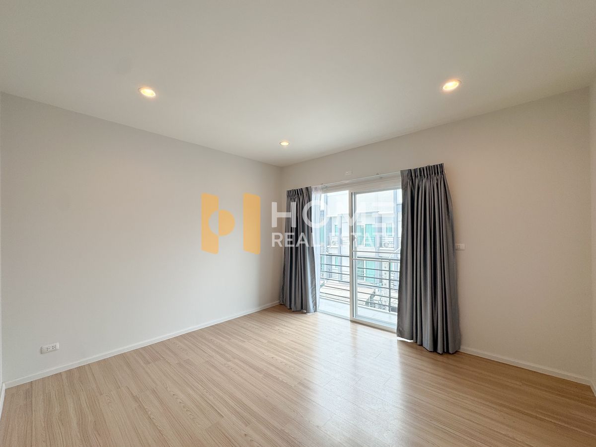 ขายทาวน์โฮมลาดกระบัง สุวรรณภูมิ : ขายด่วน ราคาดีที่สุดในโครงการ 🔥 บ้านกลางเมือง สวนหลวง / 3 ห้องนอน (ขาย), Baan Klang Muang Suanluang / 3 Bedrooms (FOR SALE) FON093