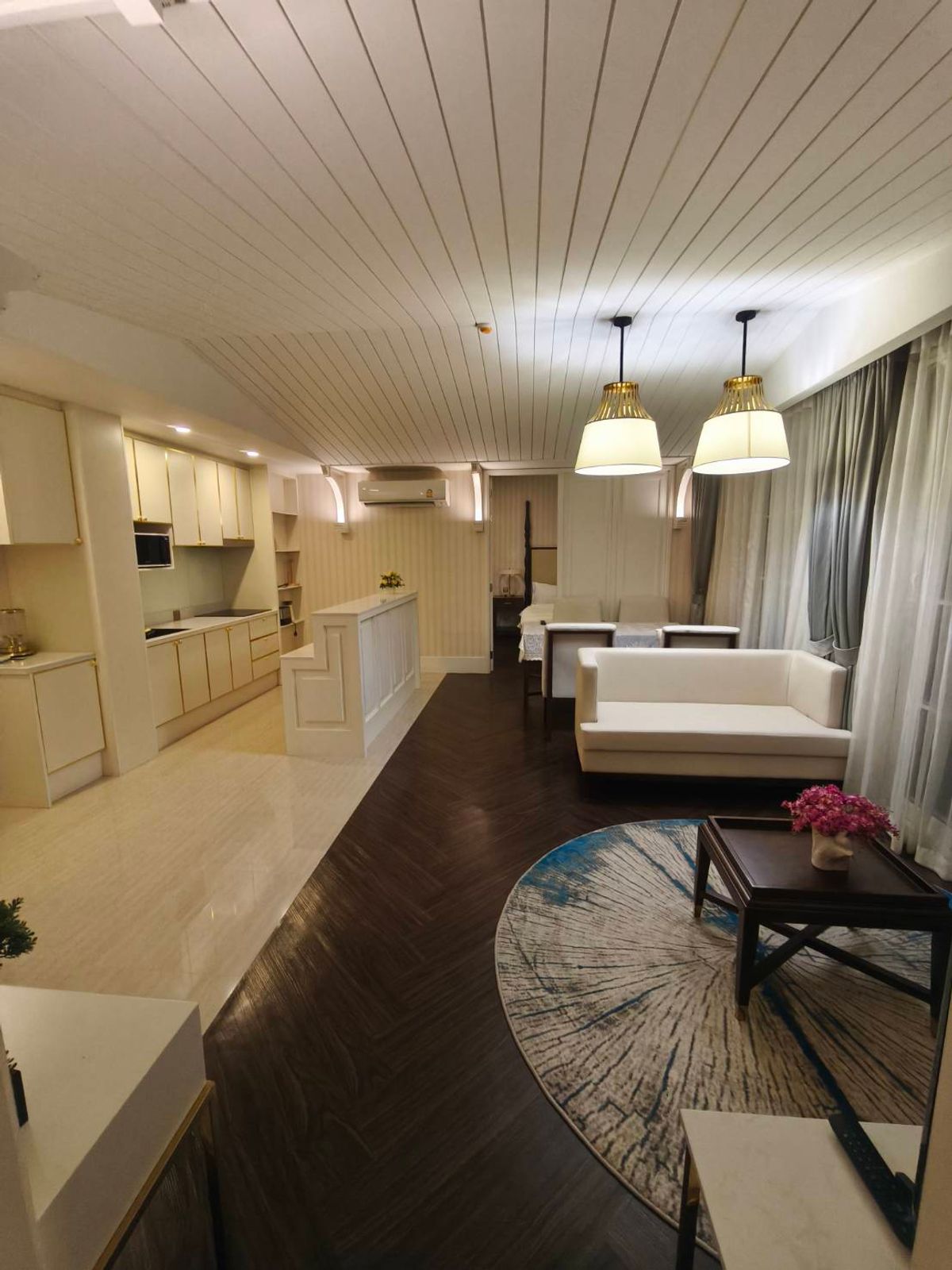 ขายคอนโดพัทยา บางแสน ชลบุรี สัตหีบ : ขายด่วน! 8.4 ล้าน 2 นอน 2 น้ำ 75 ตร.ม. Grand Florida Beachfront Condo Resort Pattaya