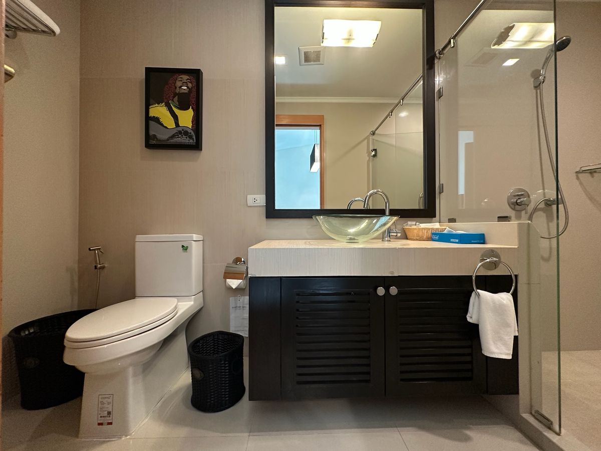 ให้เช่าคอนโดสุขุมวิท อโศก ทองหล่อ : ✨ ให้เช่า คอนโดสไตล์เรียบหรู 3 ห้องนอน Duplex ใจกลางสุขุมวิท เฟอร์ครบ ใกล้ BTS พร้อมพงษ์ พร้อมเข้าอยู่ทันที!