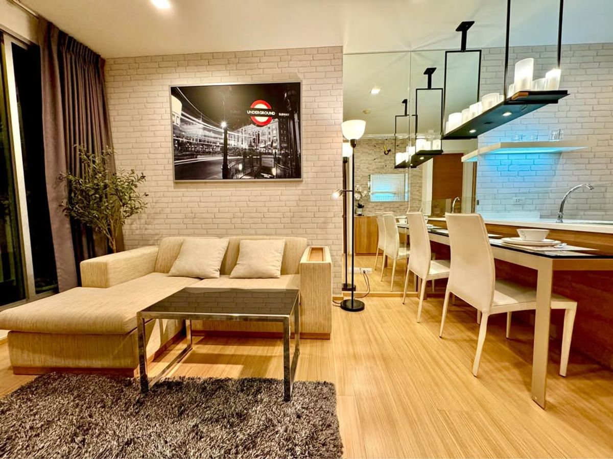 CondoOnnut, Udomsuk : Rhythm Sukhumvit 50 condo, convenient transportation, near the BTS train, has a full furniture shuttle. Ready to stay immediately  