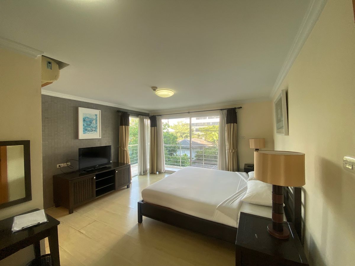 ให้เช่าคอนโดสุขุมวิท อโศก ทองหล่อ : ✨ ให้เช่า คอนโดหรู ใจกลางสุขุมวิท เฟอร์ครบ  ครัวแยก พื้นที่ใช้สอยลงตัว  ห้องกว้าง แต่งครบ  ใกล้ BTS พร้อมพงษ์ พร้อมเข้าอยู่!