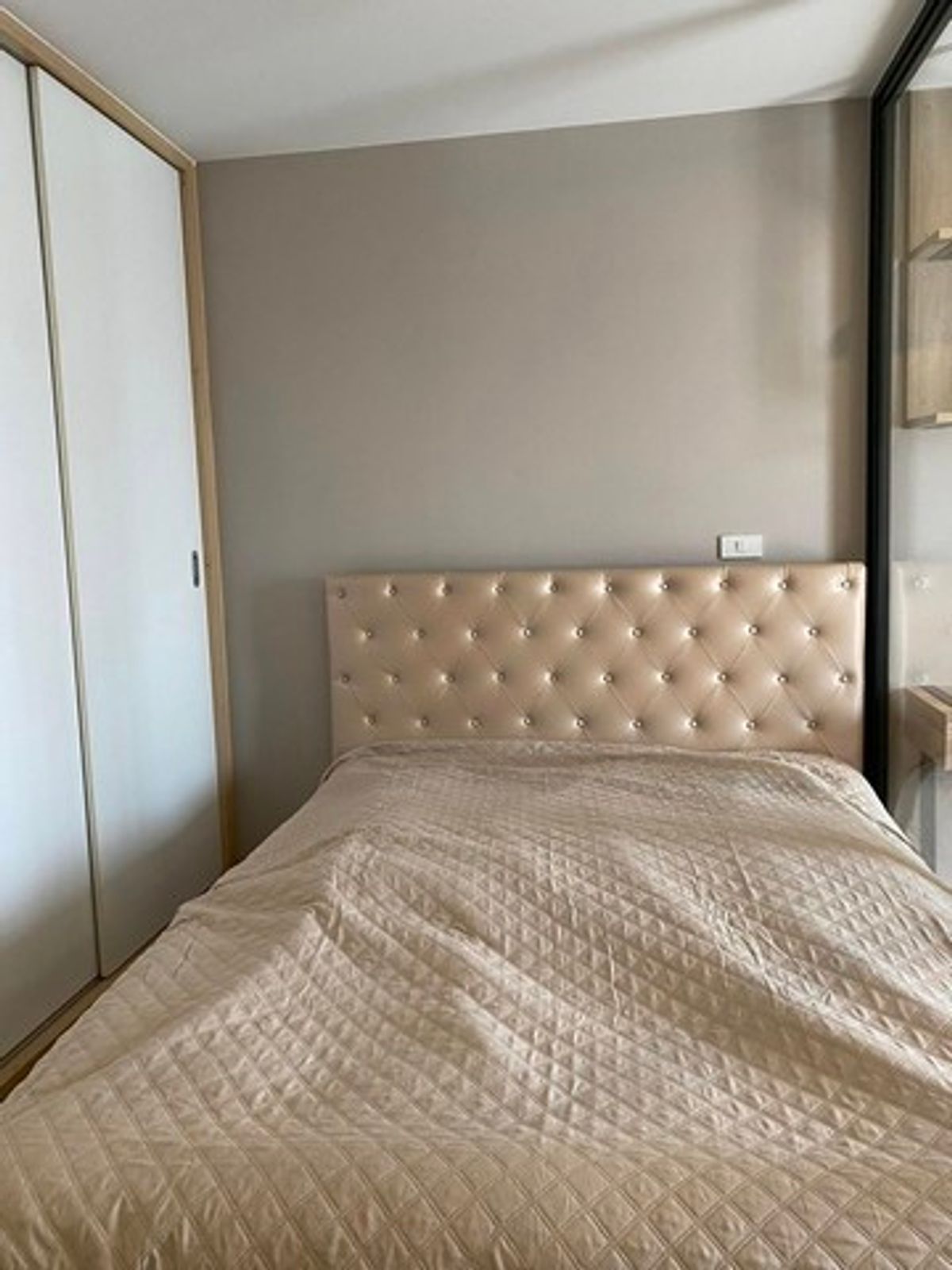 For SaleCondoSathorn, Narathiwat : Sell ​​Blossum Condo at Sathorn-Charoenrat, area 30 sq.m., 6th floor, complete furniture near BTS Surasak