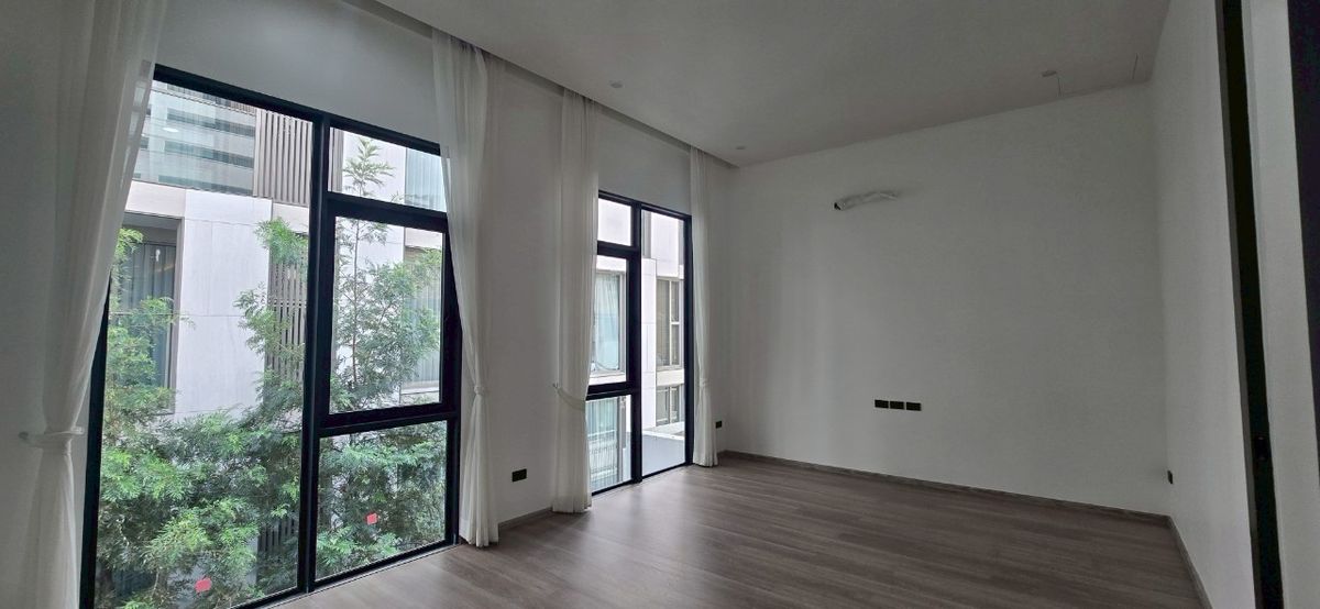 For SaleTownhomeNana, North Nana,Sukhumvit13, Soi Nana : New renovated houses ** NO CO-AGENT ** 
