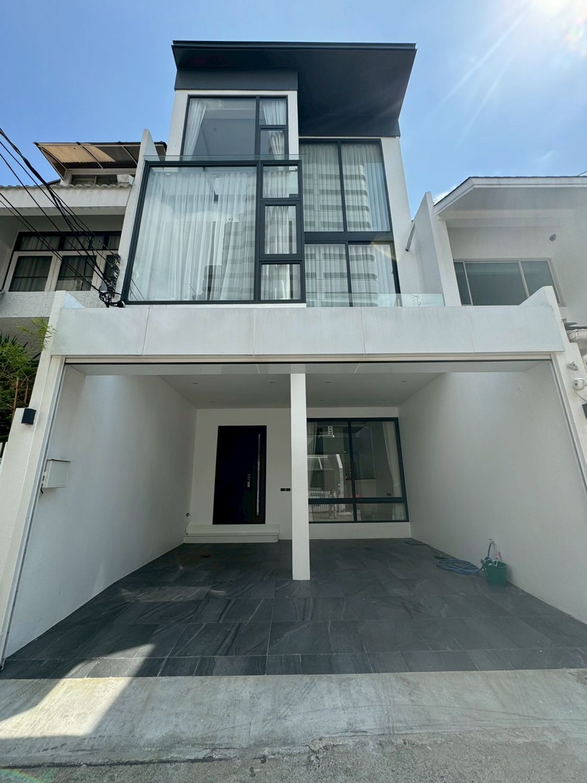 For SaleTownhomeNana, North Nana,Sukhumvit13, Soi Nana : New renovated houses ** NO CO-AGENT ** 