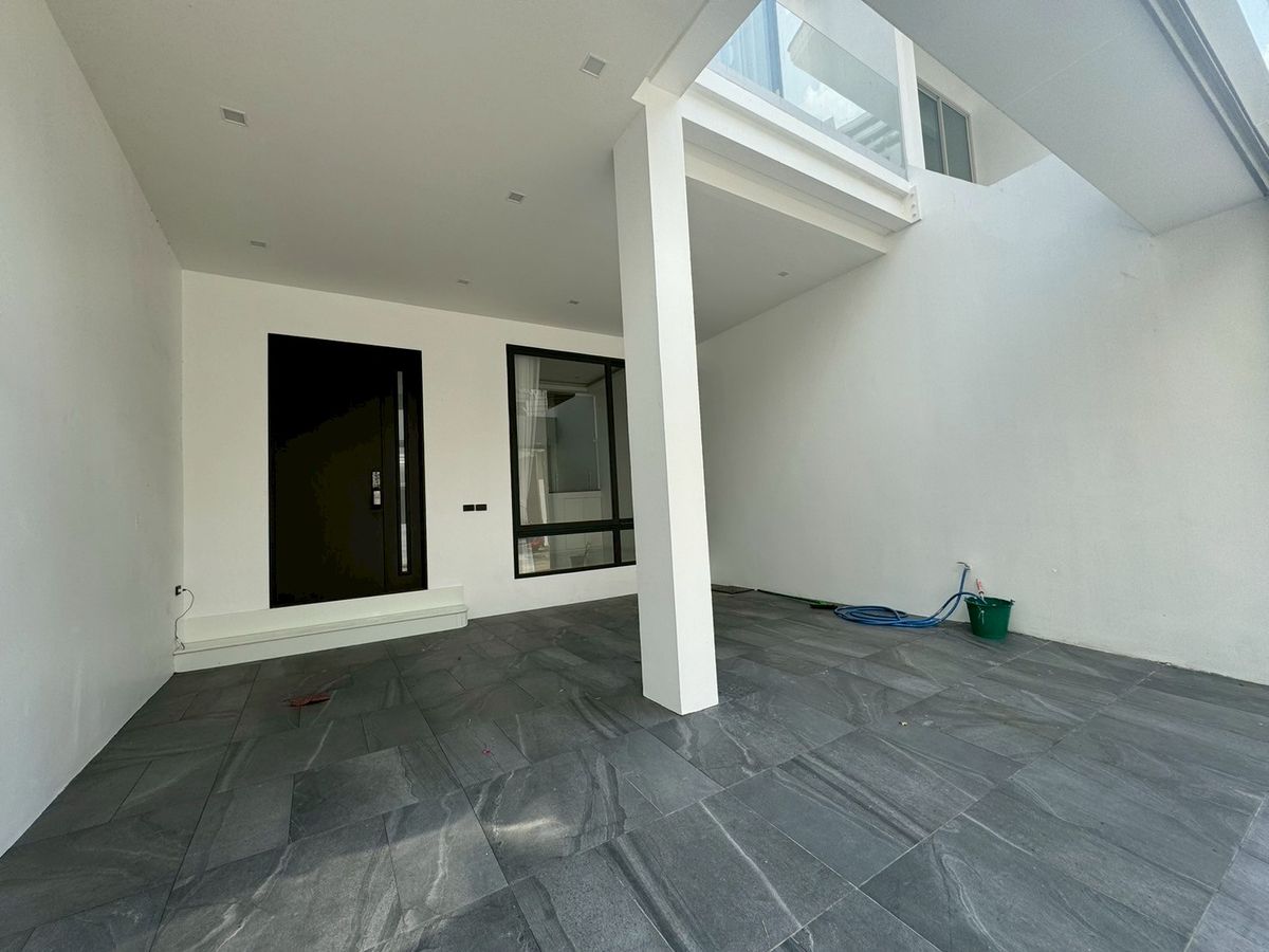 For SaleTownhomeNana, North Nana,Sukhumvit13, Soi Nana : New renovated houses ** NO CO-AGENT ** 