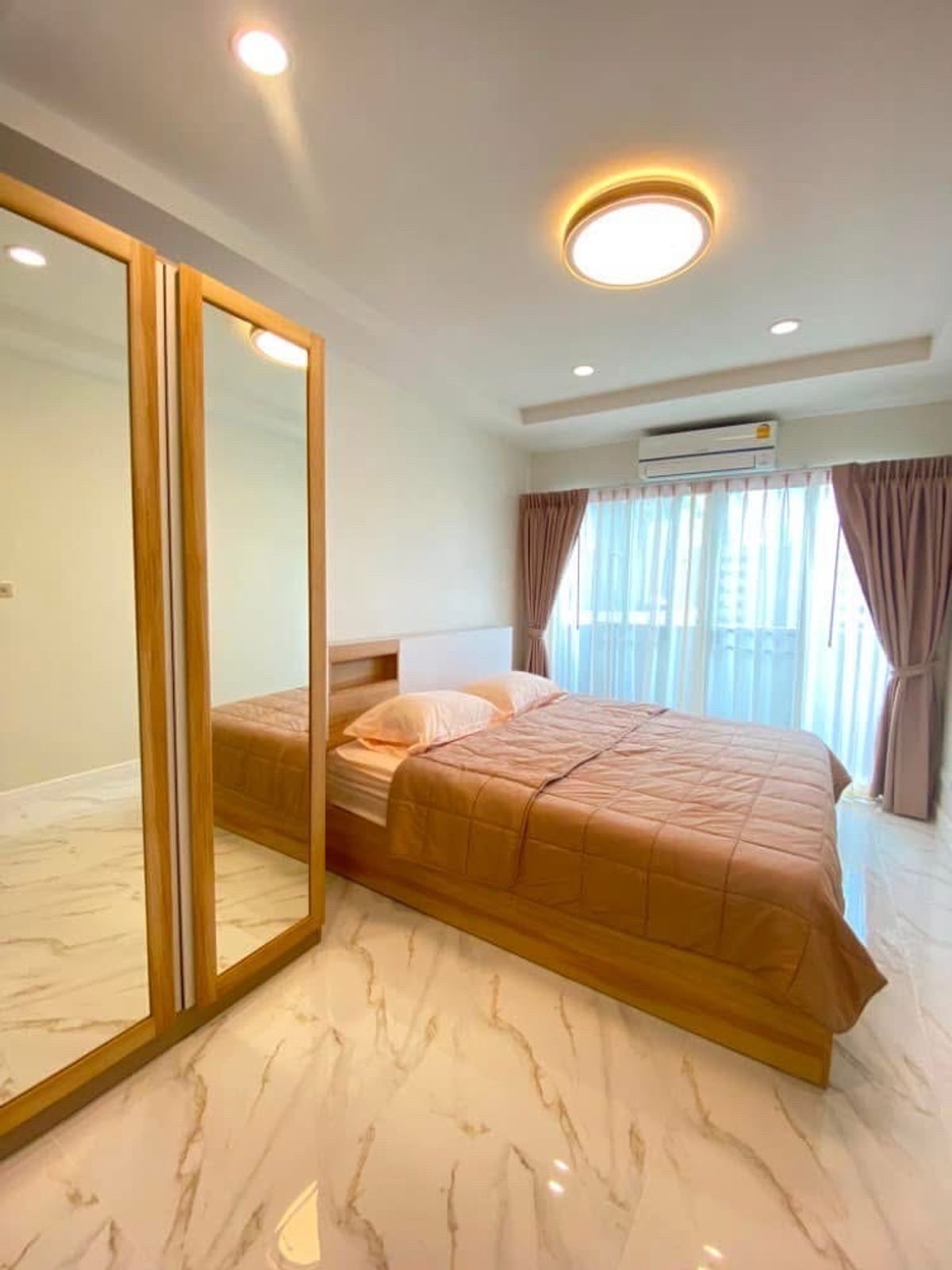 ให้เช่าคอนโดวิทยุ ชิดลม หลังสวน : FOR RENT | Wittayu Complex | วิทยุ คอมเพล็กซ์ 
𝗣𝗘𝗧 𝗙𝗥𝗜𝗘𝗡𝗗𝗟𝗬 🐶 คอนโดใกล้ BTS เพลินจิต สามารถเลี้ยงสัตว์ได้อย่างเปิดเผย ✅ 2 Bed 🛌 1 Bath 🛁 