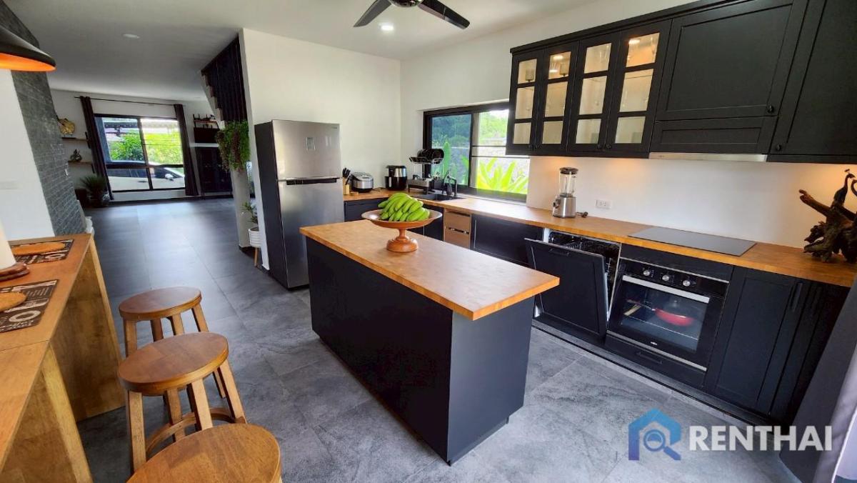 For SaleHousePattaya, Bangsaen, Chonburi : 3-bed Fully Furnished Home in Pattaya for 6.200.000 Thb, Perfect Family Living