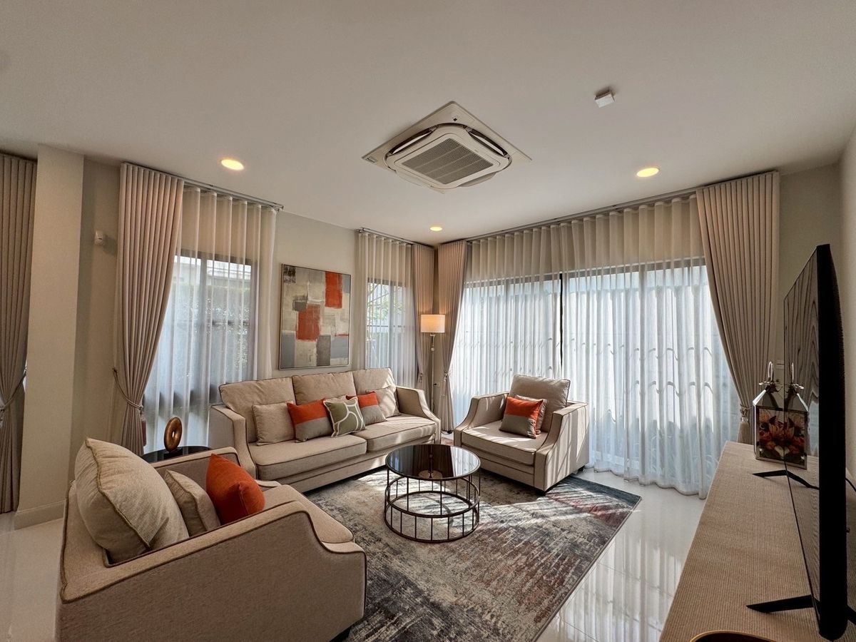 For RentHousePattanakan, Srinakarin : Rent a single house, Nantawan, Rama 9, Krungthep Kreetha, 4 bedrooms, 5 bathrooms, 260,000/month ☎️Tel: 094-162-4424 