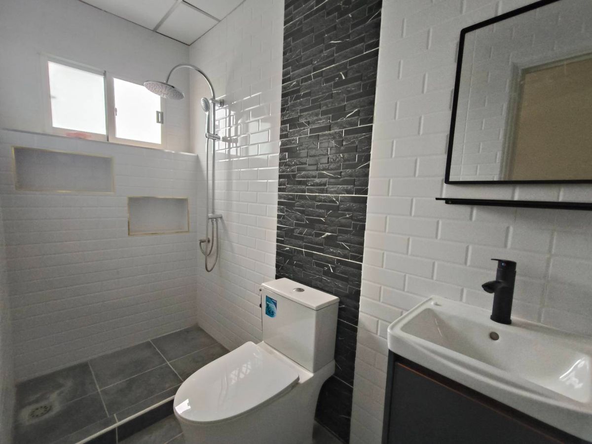 For SaleCondoPathum Thani,Rangsit, Thammasat : Condo for sale in Kamonphan Muang Pracha