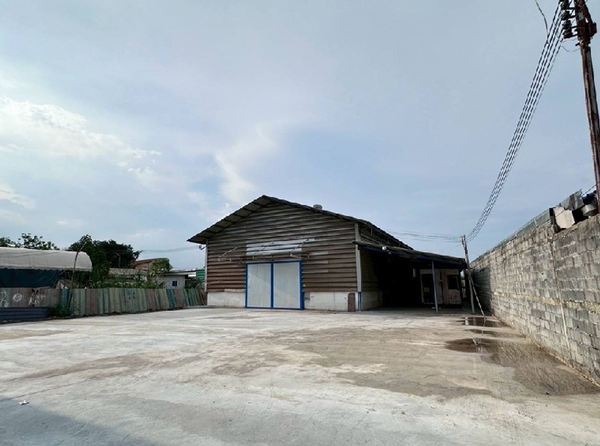 For RentWarehouseNawamin, Ramindra : For Rent for rent with warehouses with Silk Road / Road, Permsin / Soil area 232 square wah / Warehouse 530 square meters / with workers / front warehouses Parking a lot / large car can enter and exit