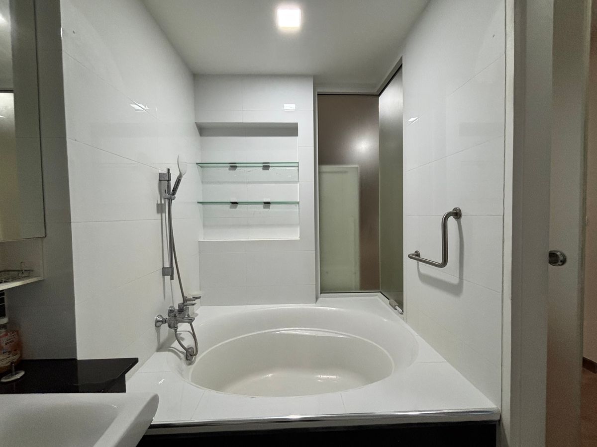 CondoBangna, Bearing, Lasalle : Duplex Rare Item @the Coast Bangkok 2, 150 sq.m. | Floor 21 | Beautiful view, no building | Rare room in the heart of Bang Na