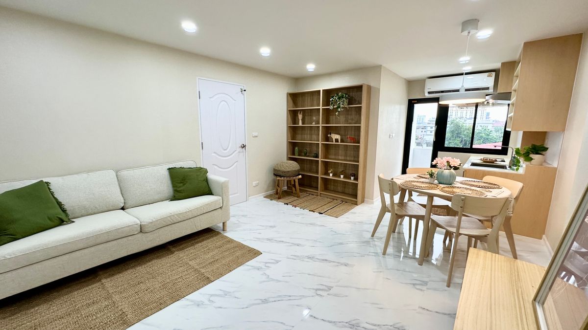 For SaleCondoSathorn, Narathiwat : Urgent sale, Sathorn, Sweet Condo (Sathorn Happyland), 5th floor, size 63.83 (Under Renovation)
