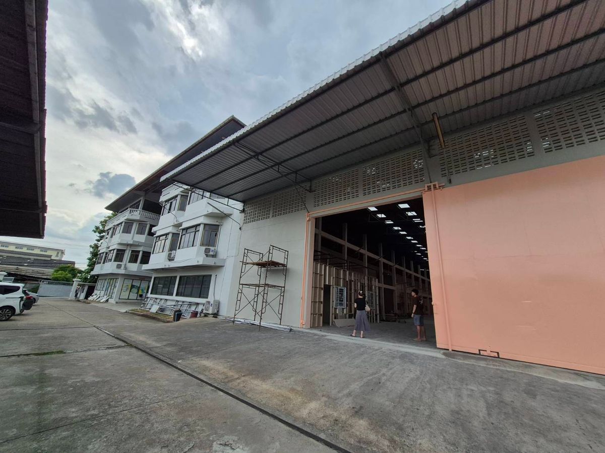 For RentWarehouseRathburana, Suksawat : Rent a warehouse 100 sq.w., 1 floor, living area, 400 sqm. 2 bedrooms, 2 bathrooms, Buddha worship, Bang Mot Thung Khru