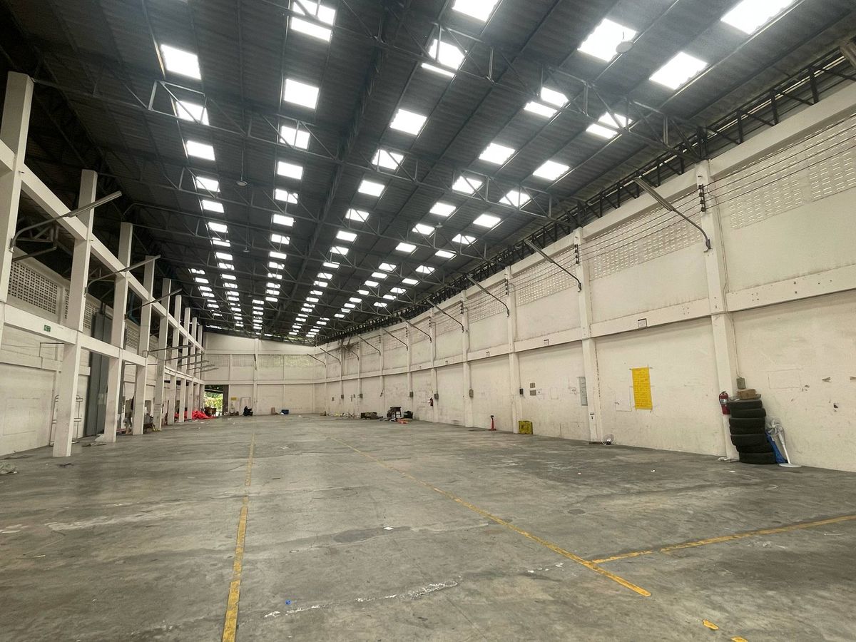 For RentWarehouseRathburana, Suksawat : Rent a warehouse 100 sq.w., 1 floor, living area, 400 sqm. 2 bedrooms, 2 bathrooms, Buddha worship, Bang Mot Thung Khru