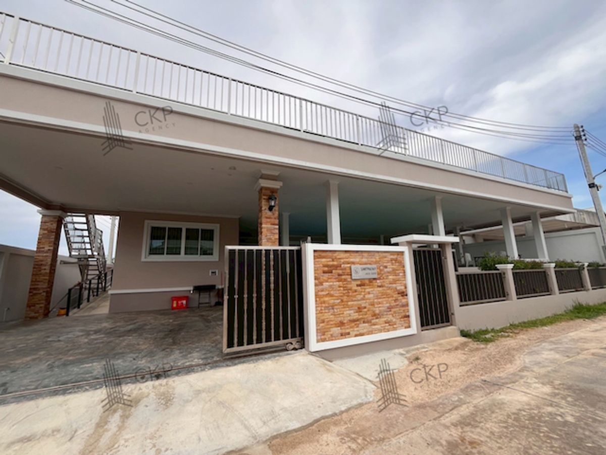 For SaleHouseHuahin, Prachuap Khiri Khan, Pran Buri : Baan Plu Villa Pranburi has an indoor swimming pool, is close to tourist attractions, and is close to shopping malls. It can be rented out for further profit.