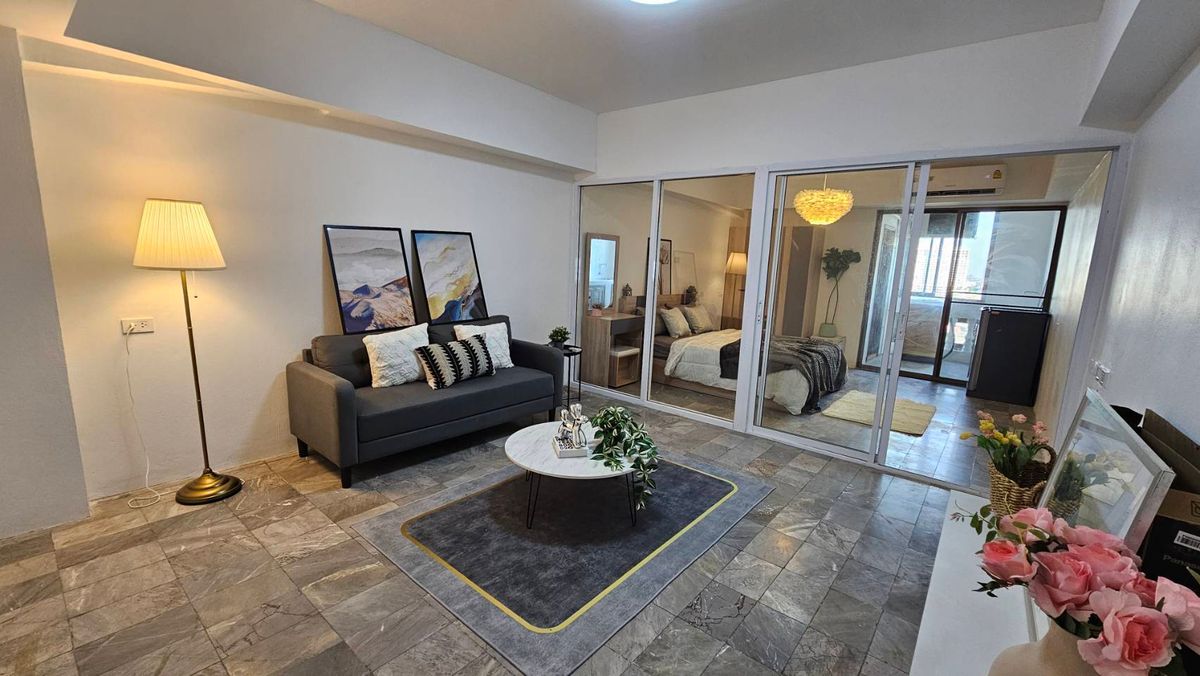 For SaleCondoSathorn, Narathiwat : Condo for sale, Merlin Tower, Sathorn area Line: MOPRASIT