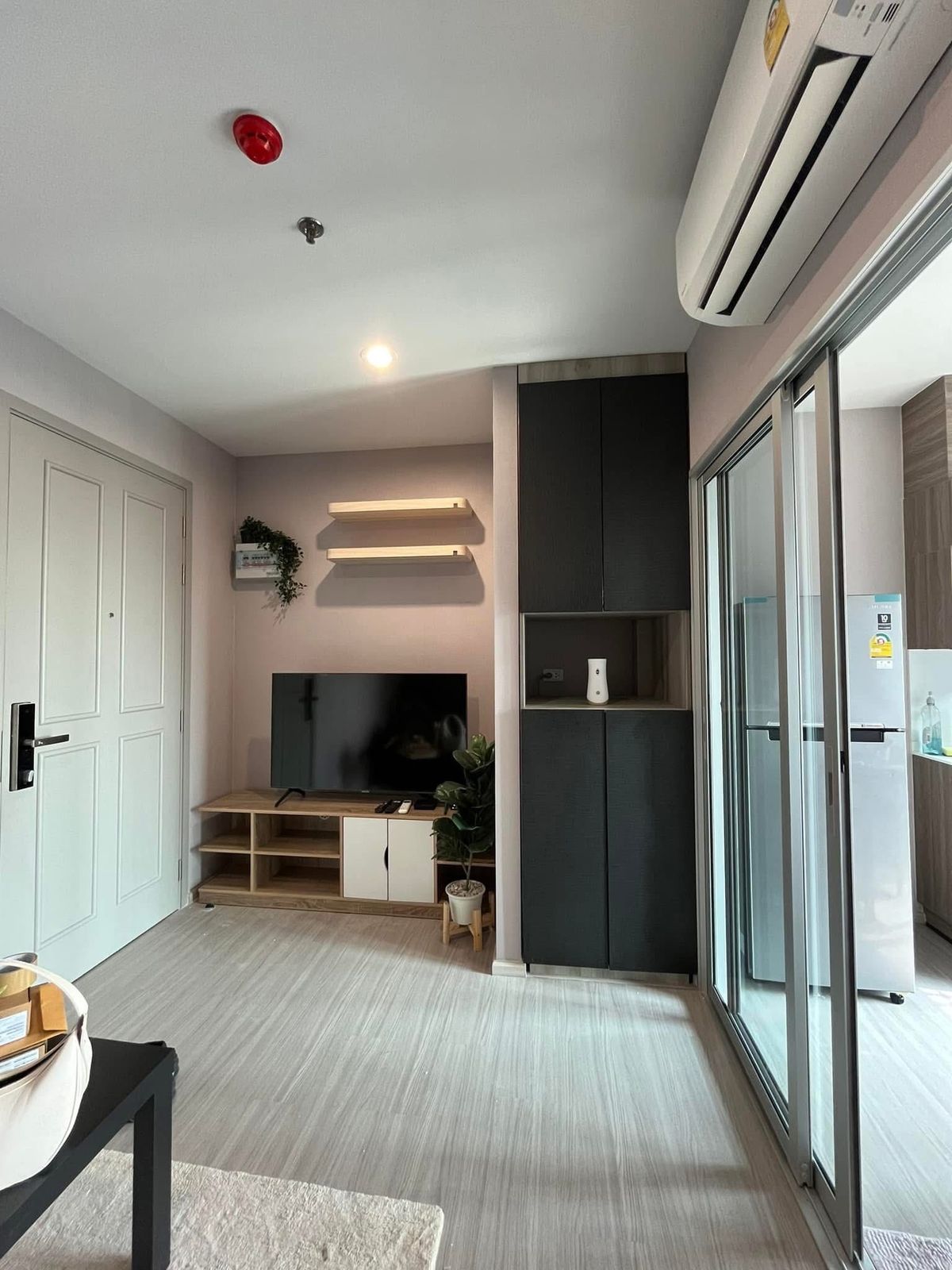 ให้เช่าคอนโดบางแค เพชรเกษม : FOR RENT>> The Parkland Phetkasem 56>> ติด MRT ภาษีเจริญ ตรงข้ามซีคอนบางแค  ชั้น 23 ตึก B วิวสระและสวน ทิศตะวันออก  เฟอร์นิเจอร์ครบพร้อมเครื่องใช้ไฟฟ้า #LV-MO1805  