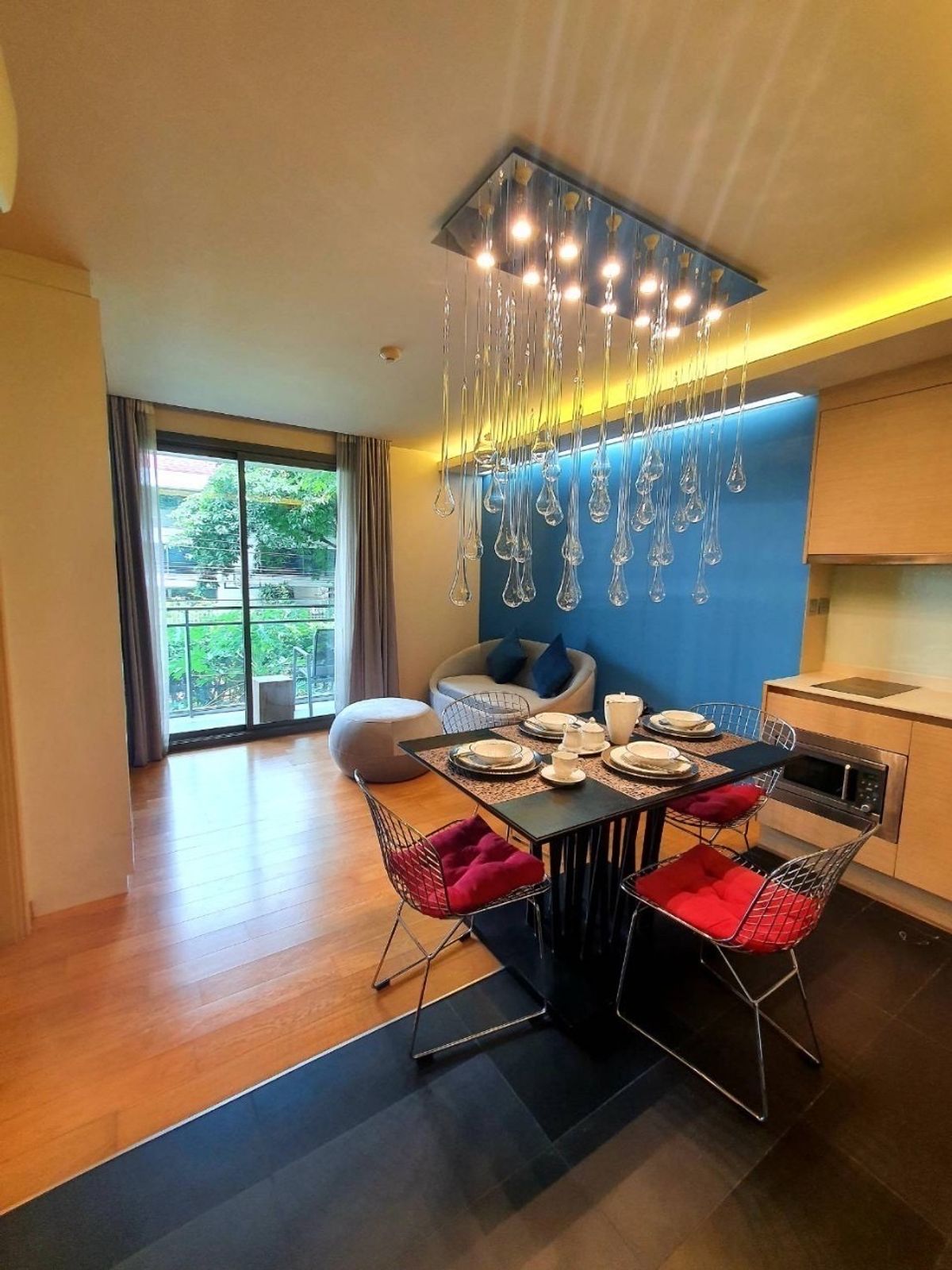 For RentCondoSukhumvit, Asoke, Thonglor : 🔥RENT LOW RISE🔥VIA Botani🔥1 Br. 46SQM Floor2🔥30,000/Month