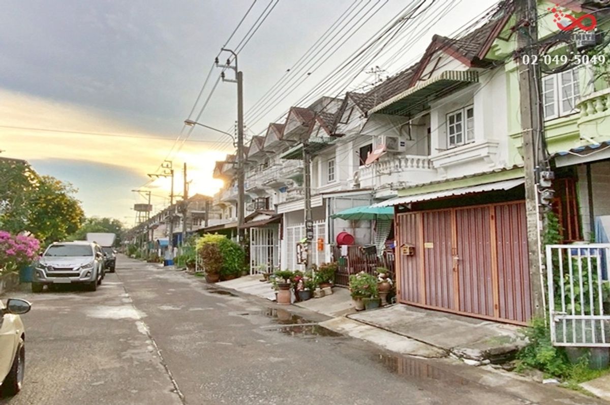 ขายทาวน์โฮมเกษตรศาสตร์ รัชโยธิน : ขายทาวน์เฮาส์ 2 ชั้น 23.7 ตารางวา หมู่บ้านเจษฎา 3 ซอยพหลโยธิน 48 แยก 20 ถนนพหลโยธิน ใกล้ BTS สายสีเขียว (สถานีสายหยุด) 