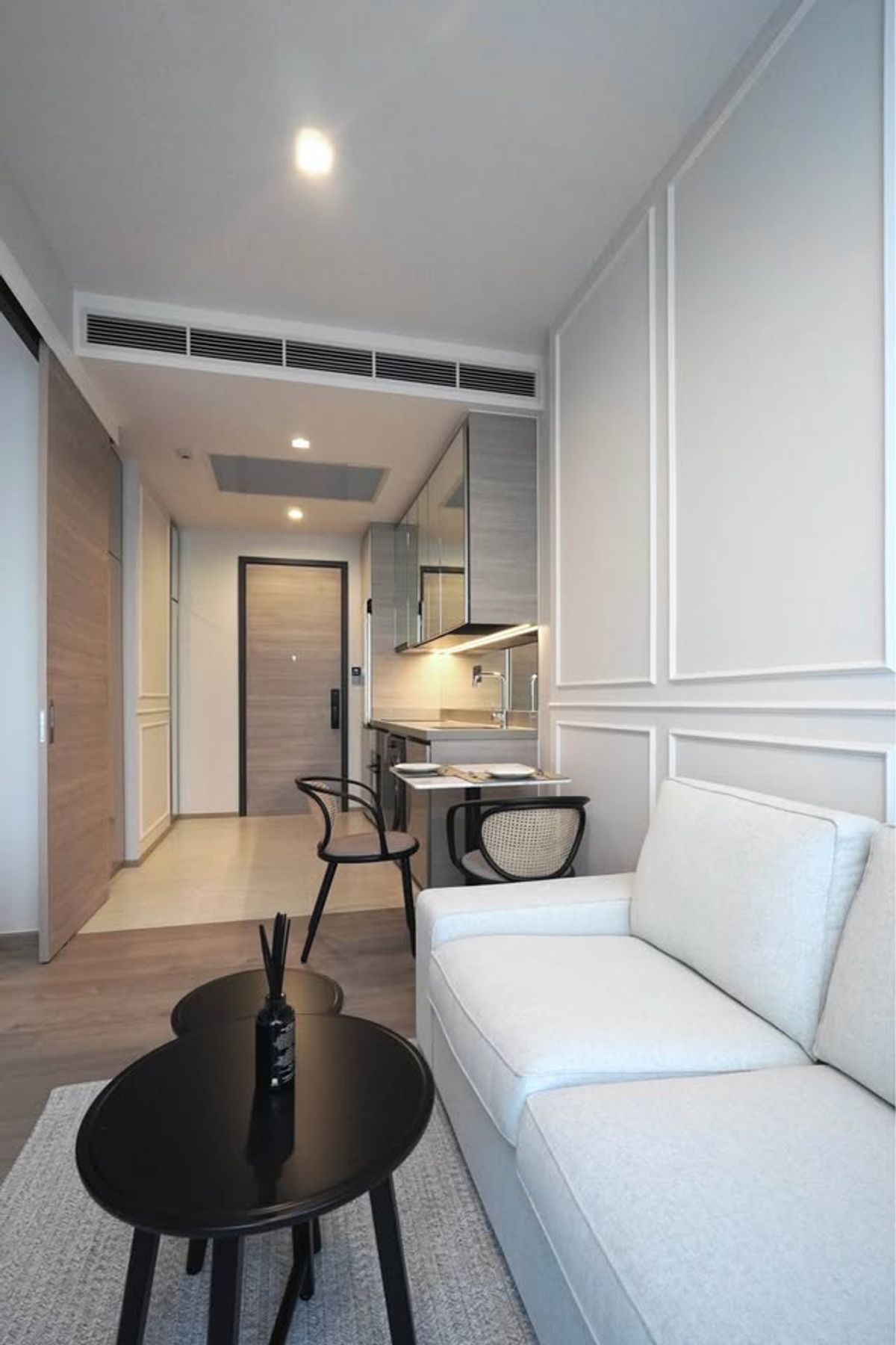 ให้เช่าคอนโดลาดพร้าว เซ็นทรัลลาดพร้าว : พร้อมอยู่ 29 April - The Crest Park Residence 📍ห้อง Minimal Classic ผนังบัวกรอบ🔥 1 ห้องนอน, 1 ห้องน้ำ 35 ตร.ม