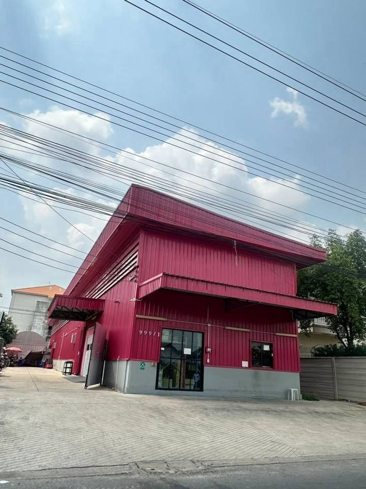 For RentWarehouseNawamin, Ramindra : Famous for rent in the Sai Mai area, 370 square meters of living space with air conditioner and CCTV