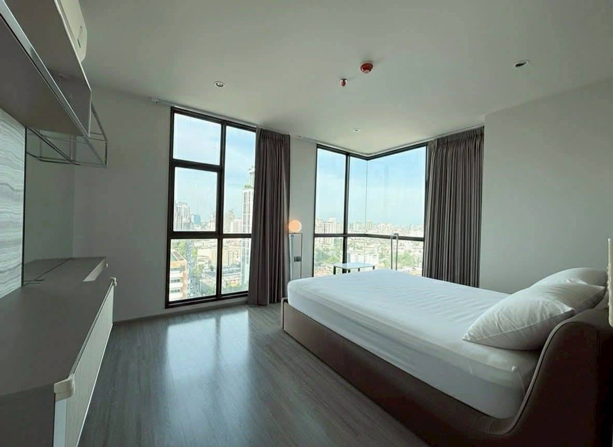 For RentCondoSukhumvit, Asoke, Thonglor : ✨ GT16133 | Condo Rhythm Ekkamai, convenient to travel, near BTS, has shuttle, fully furnished. Ready to move in immediately