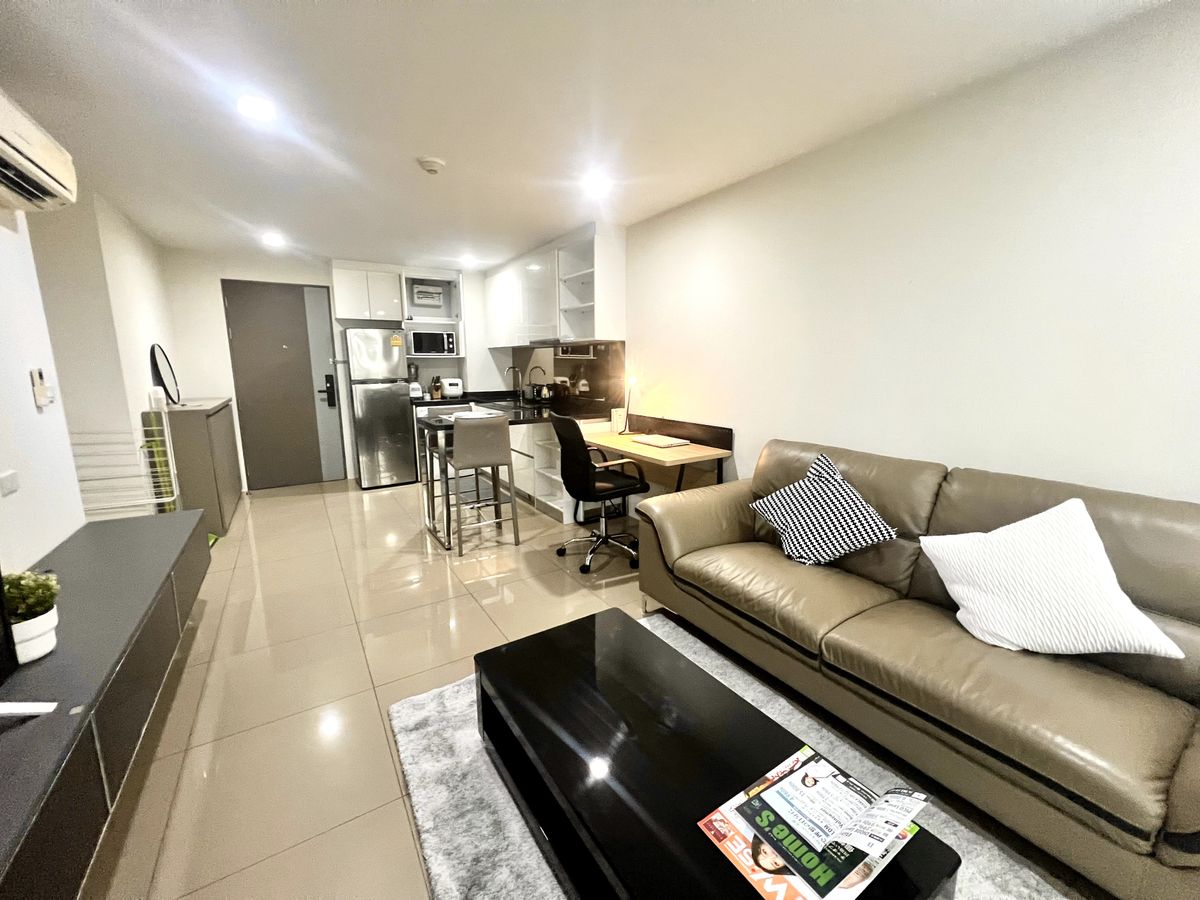 For RentCondoSukhumvit, Asoke, Thonglor : [Rent] Mirage Sukhumvit 27 large room 50 sqm. 1 bedroom near BTS Asoke!