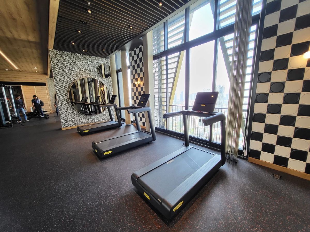 For RentCondoSukhumvit, Asoke, Thonglor : 🔥For urgent rent🔥 Condo Noble State 39, next to BTS Phrom Phong + EM District 400 meters, high floor, beautiful view of Emsphere and garden view, fully furnished, ready to move in