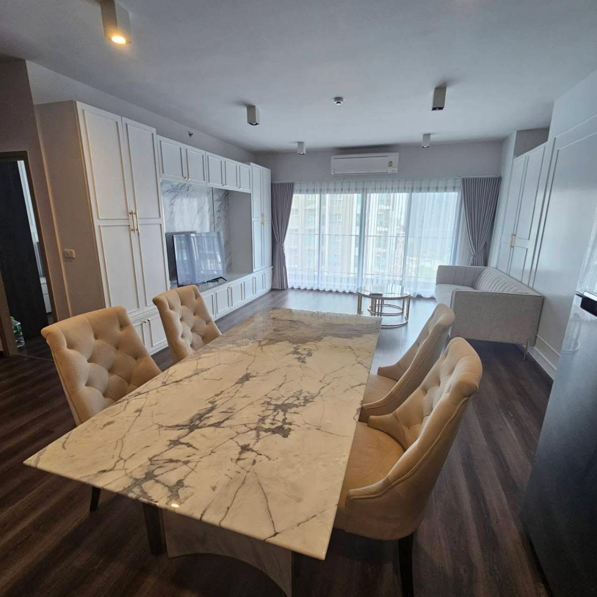 For SaleCondoRama9, Petchburi, RCA : Luxury condo Ideo Rama 9-Asoke 2 bedrooms, 2 bathrooms, 90.57 sq.m.For sale at 16.5 million, rent at 65,000 Baht/month. Near BTS/MRT Rama 9!