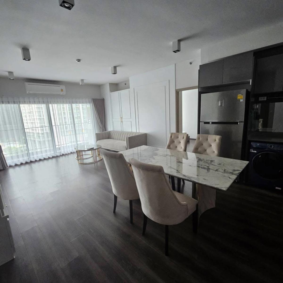 For SaleCondoRama9, Petchburi, RCA : Luxury condo Ideo Rama 9-Asoke 2 bedrooms, 2 bathrooms, 90.57 sq.m.For sale at 16.5 million, rent at 65,000 Baht/month. Near BTS/MRT Rama 9!
