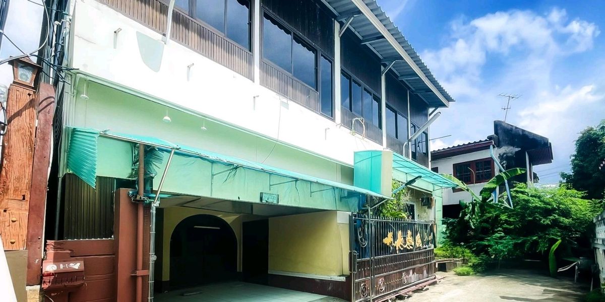 For SaleHouseOnnut, Udomsuk : 1 -story corner house, 44 sq. W. 3, 2 bedrooms, peaceful, Punnawithi 32, Sukhumvit, accessable, Sukhumvit, Srinakarin, Onnut, just 5 minutes.