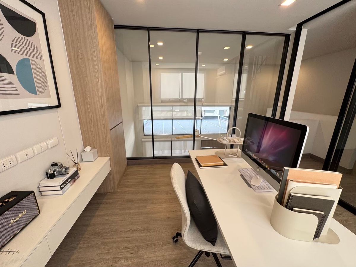 For SaleOfficeRama5, Ratchapruek, Bangkruai : For sale, luxury townhome, 3.5 floors, 4 bedrooms, 4 bathrooms, 2 projects, Nue Cove North, Ratchaphruek