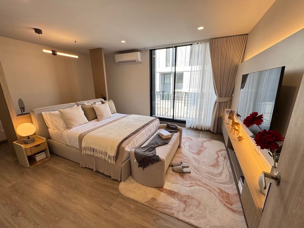 For SaleOfficeRama5, Ratchapruek, Bangkruai : For sale, luxury townhome, 3.5 floors, 4 bedrooms, 4 bathrooms, 2 projects, Nue Cove North, Ratchaphruek