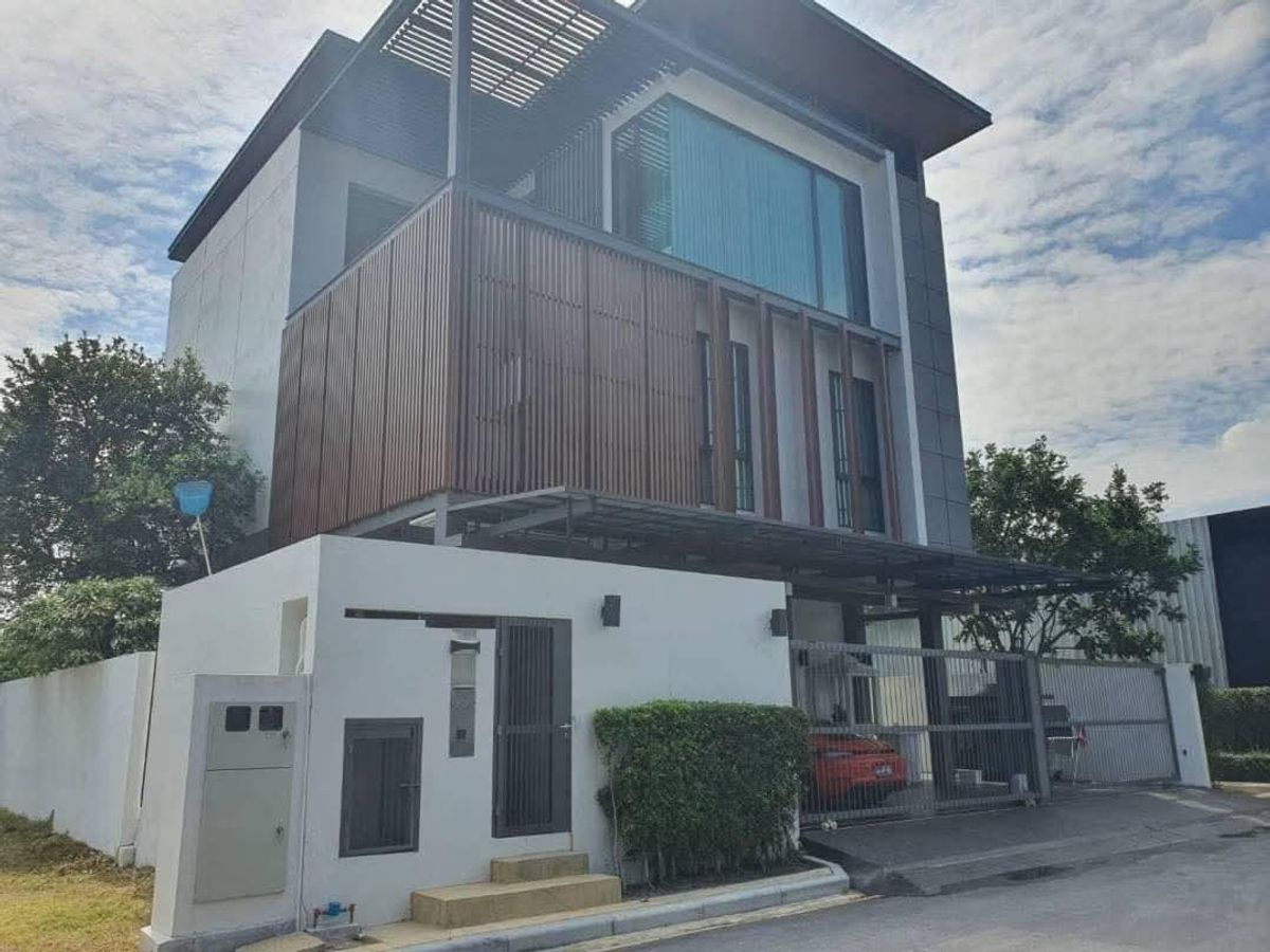 For SaleHouseOnnut, Udomsuk : ● Corner House ● 2-Story Single House 4 Bedrooms | 72.00 sq.w. 455.00 sq.m. | near Seacon Square Srinakarin 6 mins, BTS On Nut 10 mins