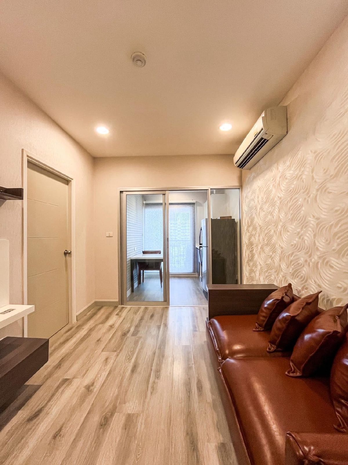 For RentCondoSathorn, Narathiwat : Condo for rent, beautiful room Ready to stay, convenient to travel in and out in many ways. Interested