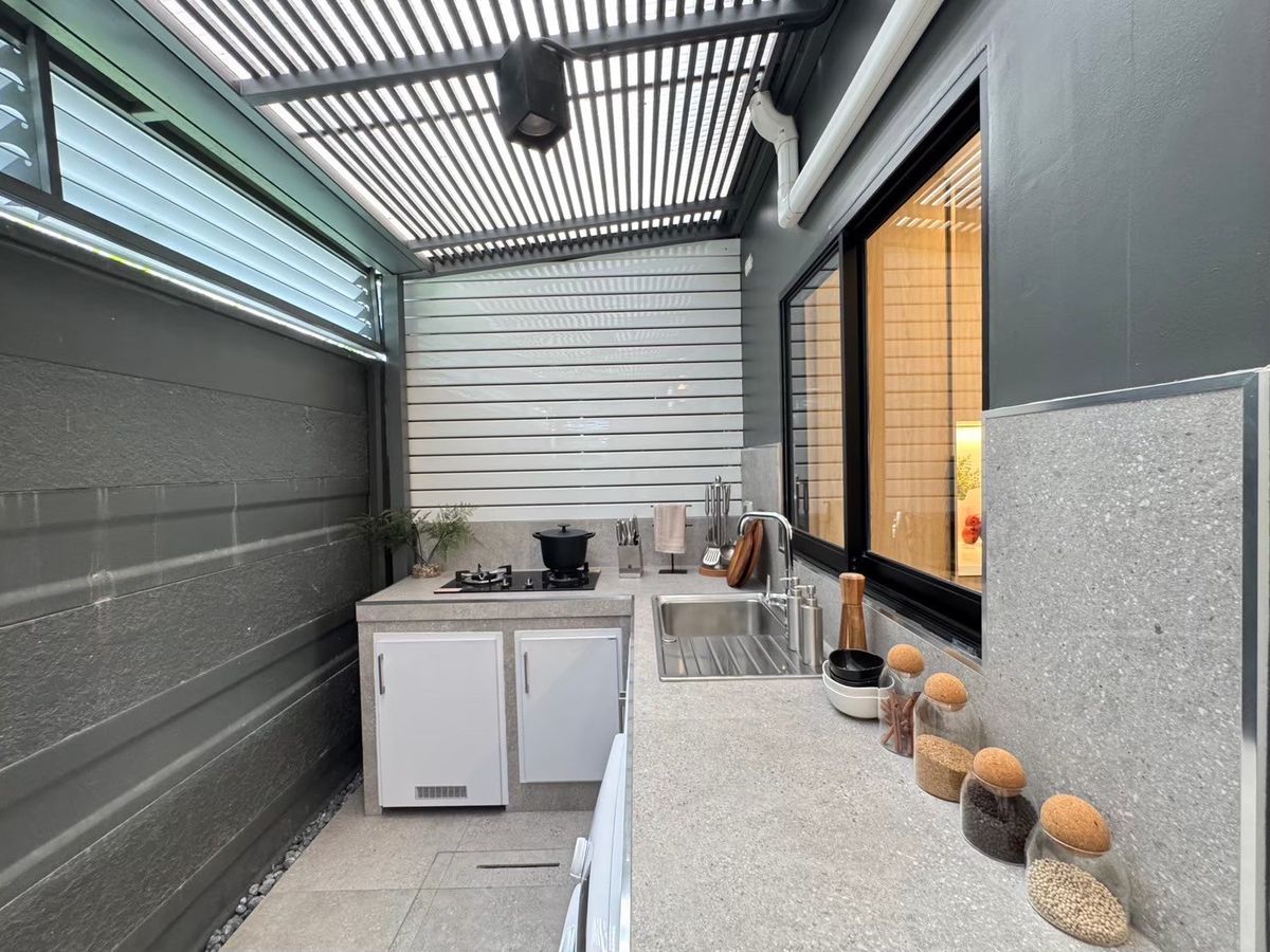 For SaleOfficeRama5, Ratchapruek, Bangkruai : For sale, luxury townhome, 3.5 floors, 4 bedrooms, 4 bathrooms, 2 projects, Nue Cove North, Ratchaphruek