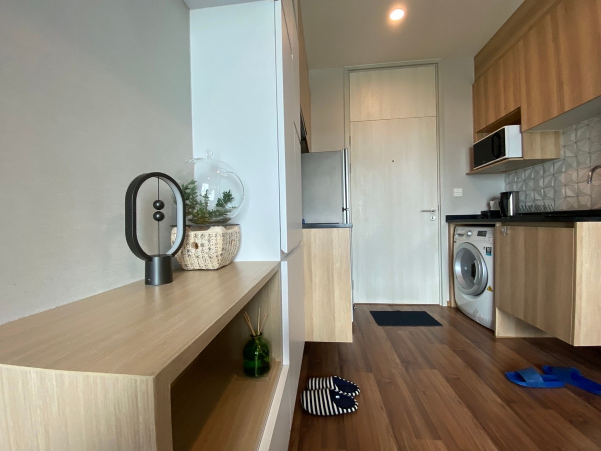 ให้เช่าคอนโดรัชดา ห้วยขวาง : ให้ เช่า ด่วน Noble Revolve Ratchada 2 (1ห้องนอน 1ห้องน้ำ)