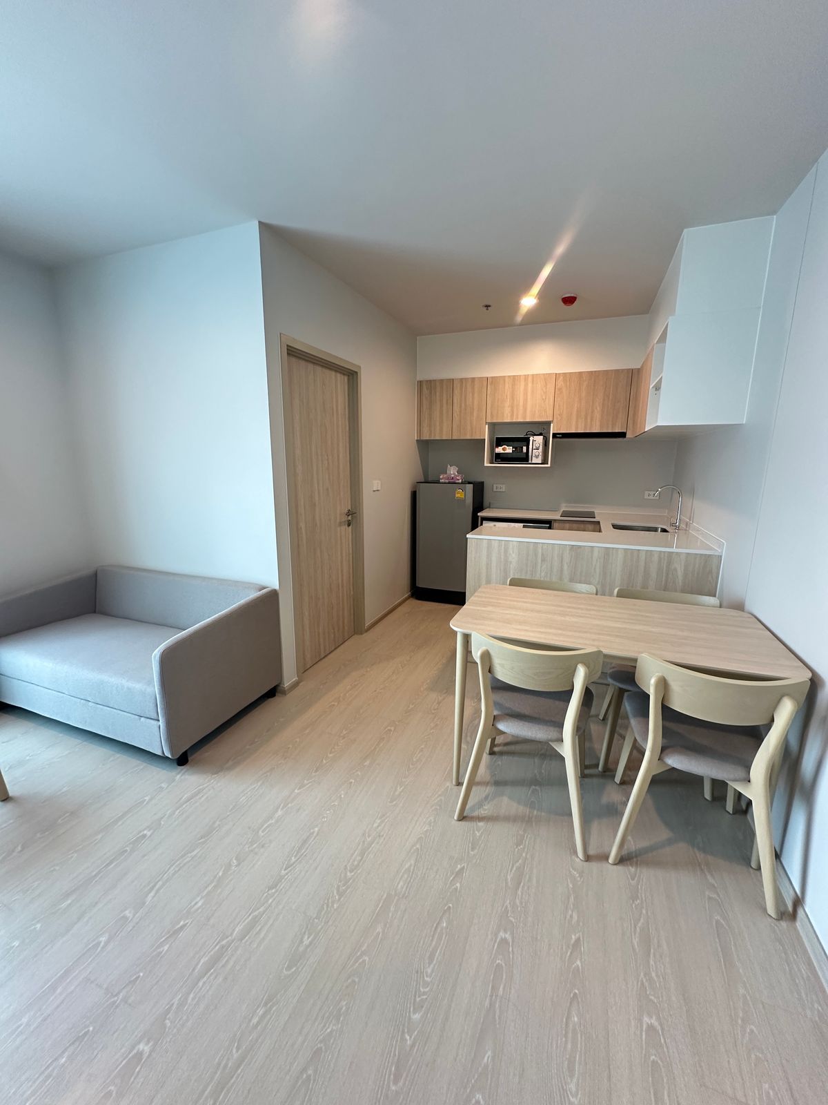 ให้เช่าคอนโดบางนา แบริ่ง ลาซาล : ให้เช่า 📍 Nue Mega Plus Bangna 📍 2 ห้องนอน เฟอร์นิเจอร์ และ เครื่องใช้ไฟฟ้าครบ 