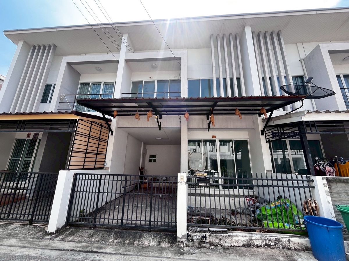 For SaleTownhomePathum Thani,Rangsit, Thammasat : 2 -story townhouse, U Thong Place Village, 6 Lam Luk Ka