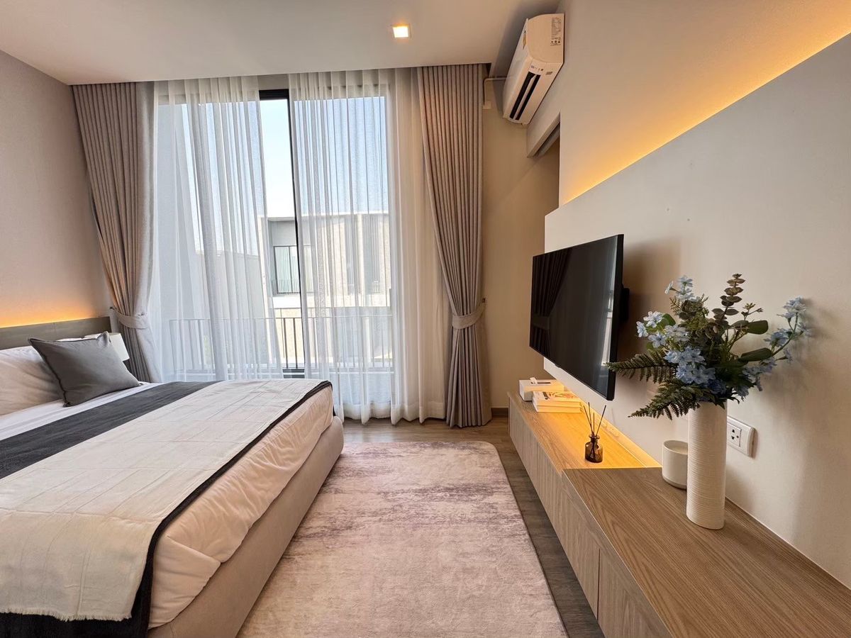 For SaleOfficeRama5, Ratchapruek, Bangkruai : For sale, luxury townhome, 3.5 floors, 4 bedrooms, 4 bathrooms, 2 projects, Nue Cove North, Ratchaphruek