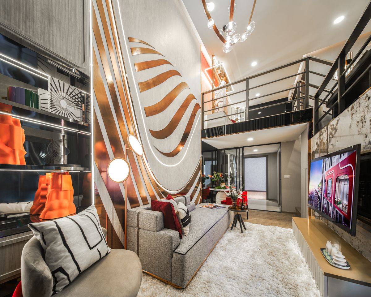 ขายคอนโดรัชดา ห้วยขวาง : 🔥 Rare 3-Storey Condo with Foreign Quota – Aspire Huai Khwang Triplex Unit! 🔑