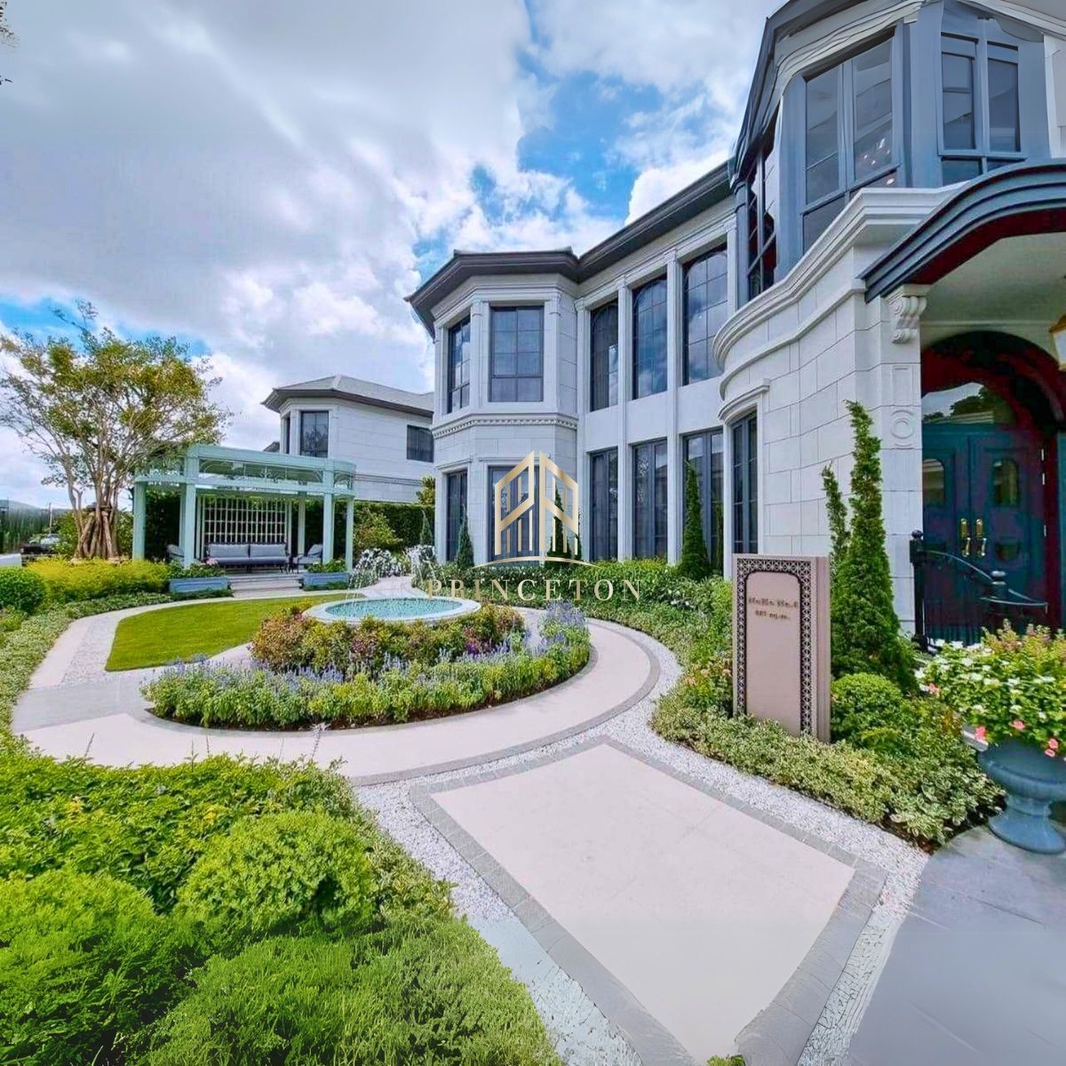 HousePattanakan, Srinakarin : Luxury House For Sale or Rent Narasiri Krungthep Kreetha 📞092-4252445