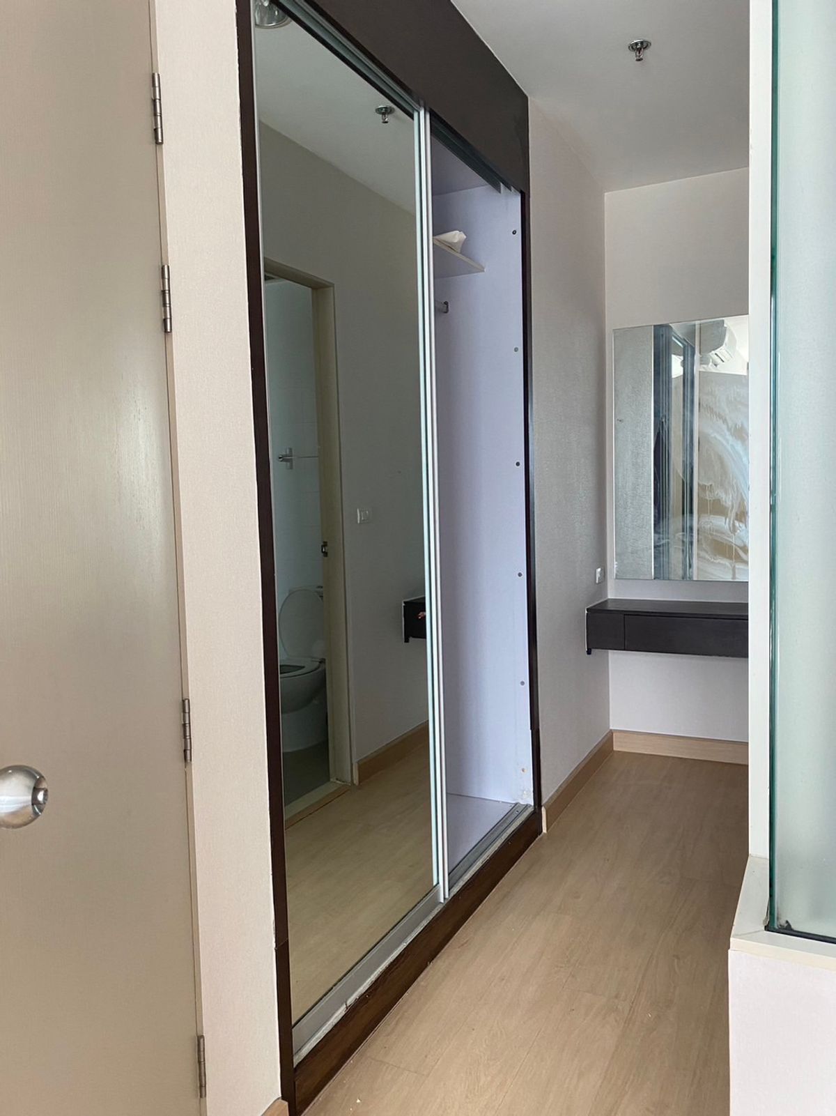 For SaleCondoSapankwai,Jatujak : Where to find it, get this much, next to Saphan Khwai BTS, 0 meters in the heart of the city to Siam for 15 minutes, 3 minutes to five, Lat Phrao Intersection will really miss. Interested, please contact 0876358339.