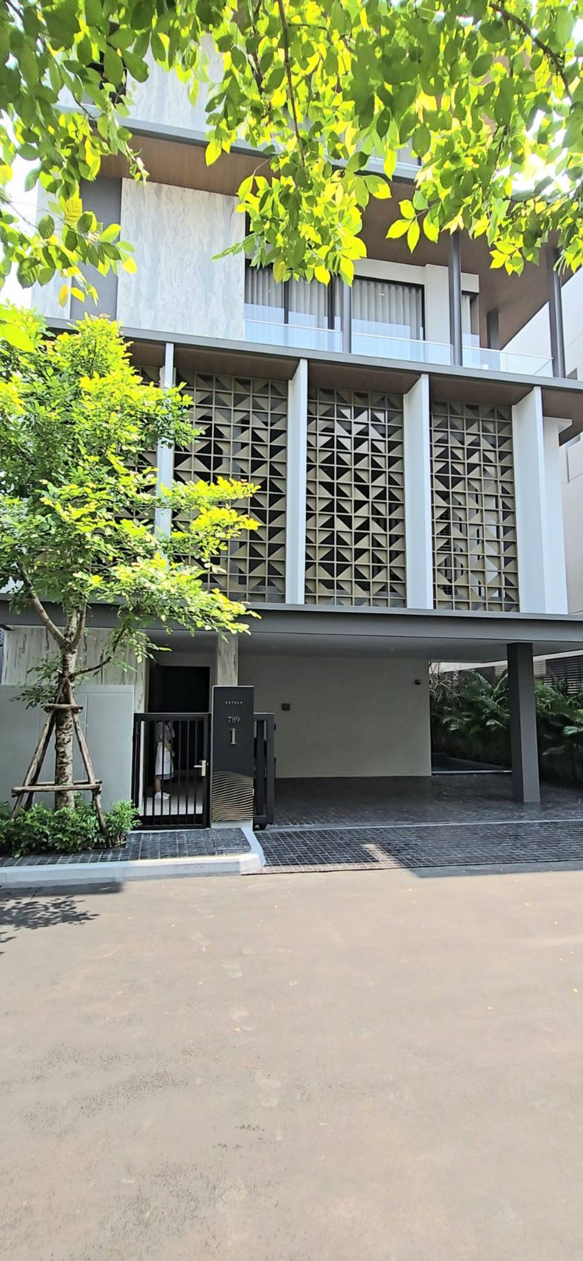 For SaleHouseRama9, Petchburi, RCA : Luxurious, superior! 4 -storey detached house with elevator and private pool in the heart of Rama 9 - Ekkamai | Artale Asoke --rama 9 starting at 50 million baht
