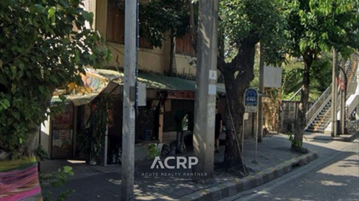 For SaleLandPinklao, Charansanitwong : Land for sale: 87 square wah on Charan Sanitwong Road, just before Rama VII Bridge.